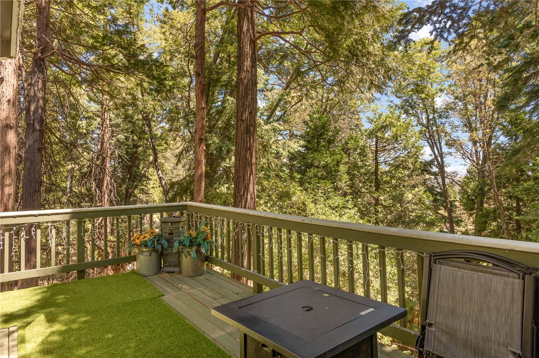 583 W Victoria Court