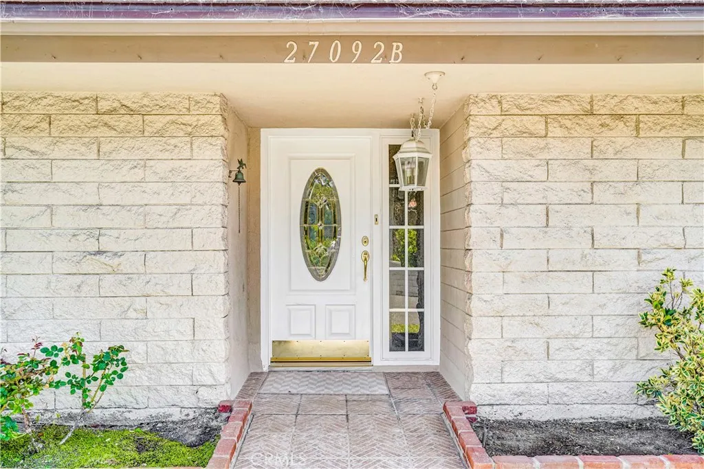 27092 Paseo Burladero