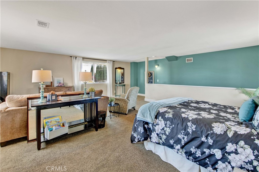 9594 Mariposa Avenue