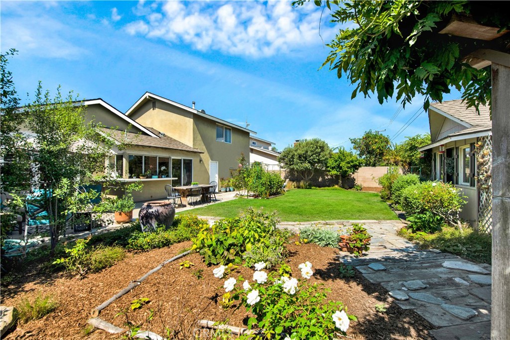 9594 Mariposa Avenue