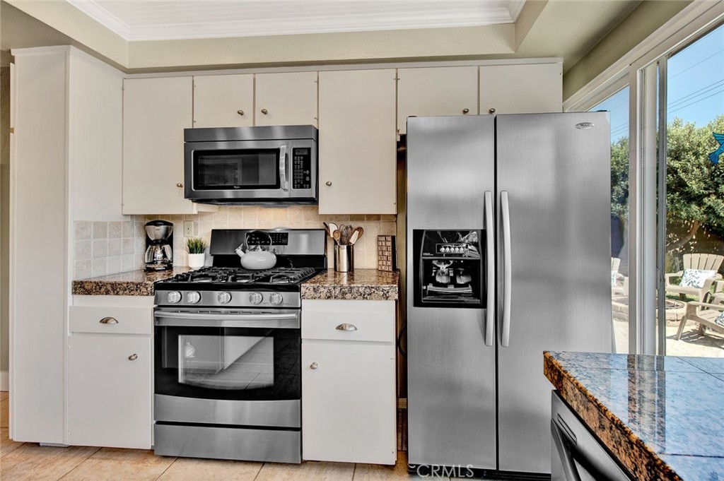 9594 Mariposa Avenue