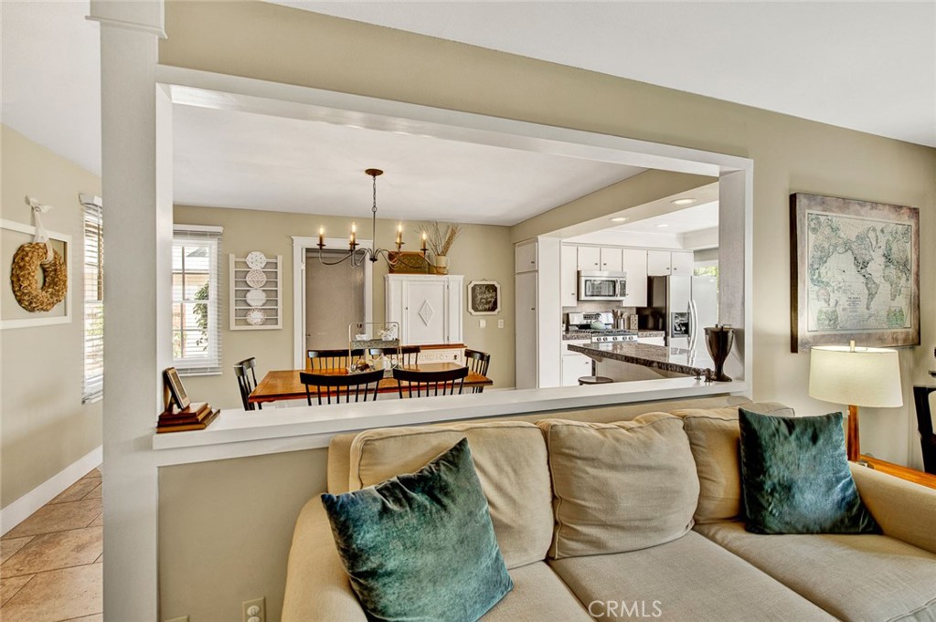 9594 Mariposa Avenue