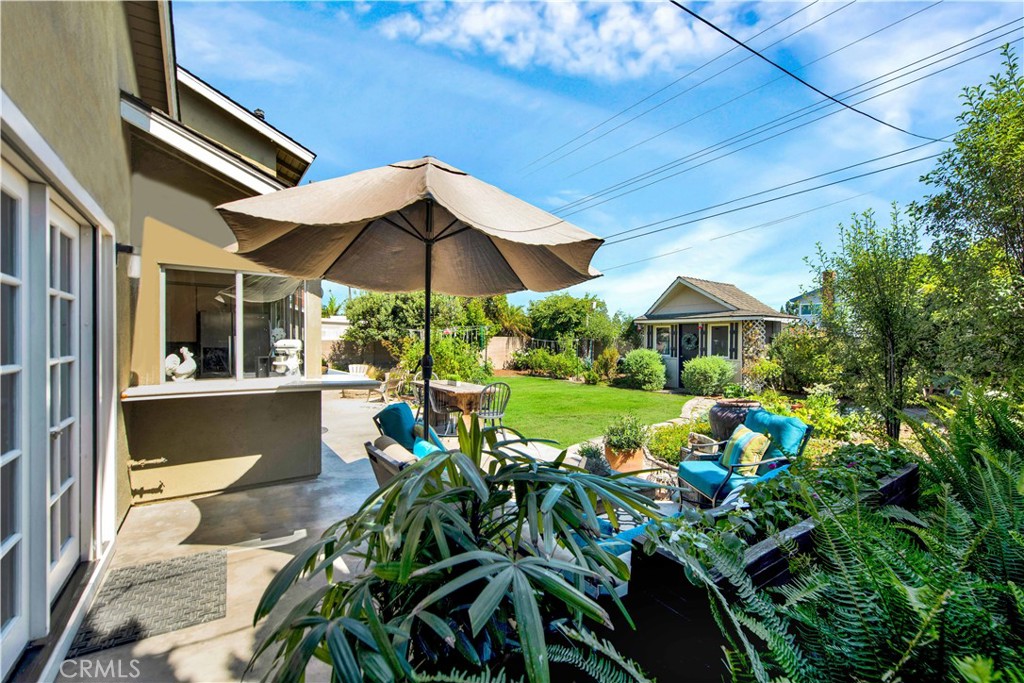 9594 Mariposa Avenue