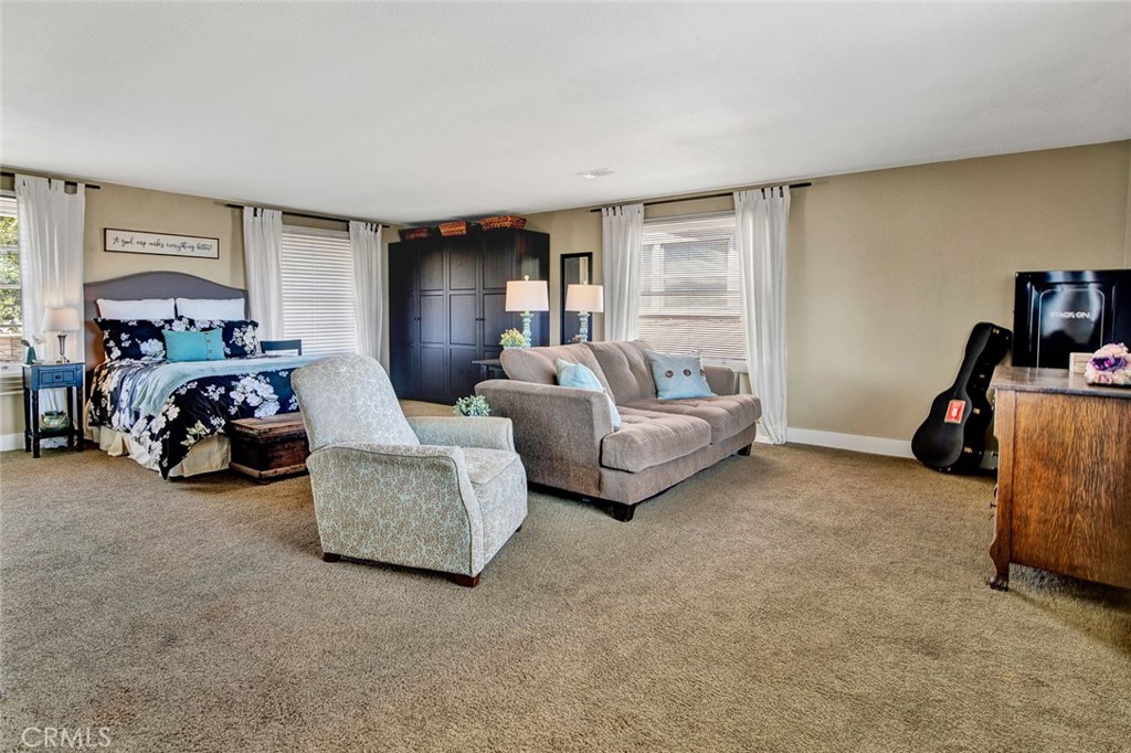 9594 Mariposa Avenue