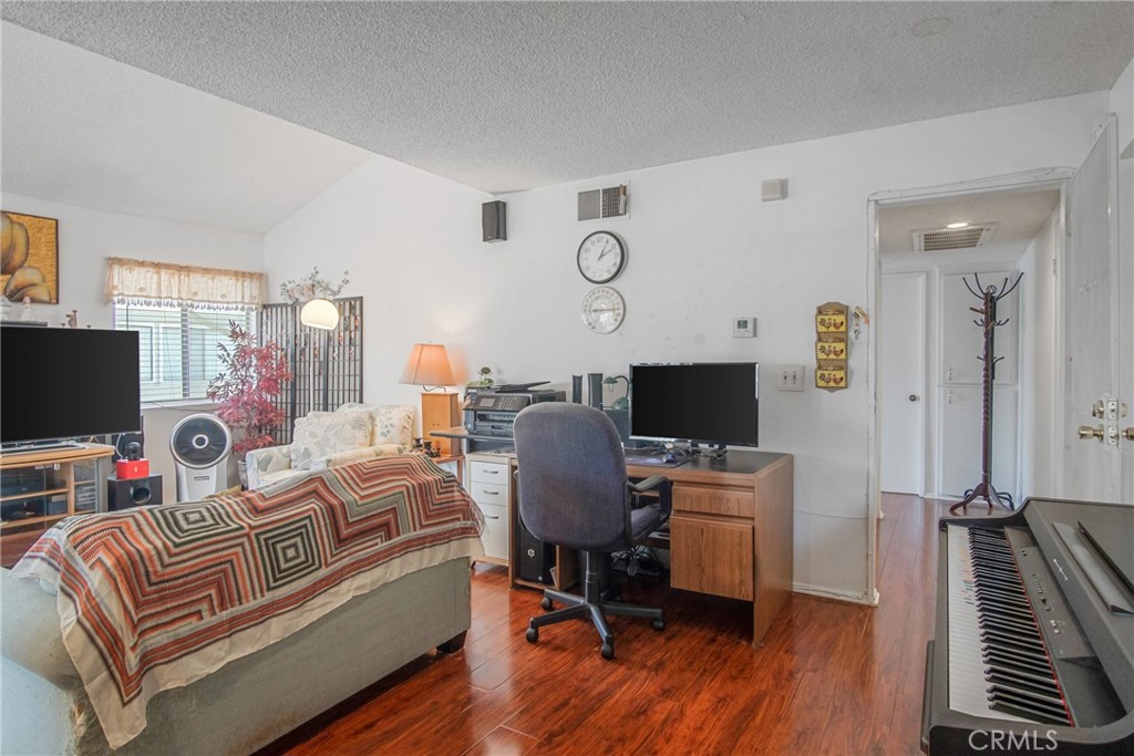 9938 Sepulveda Boulevard 7