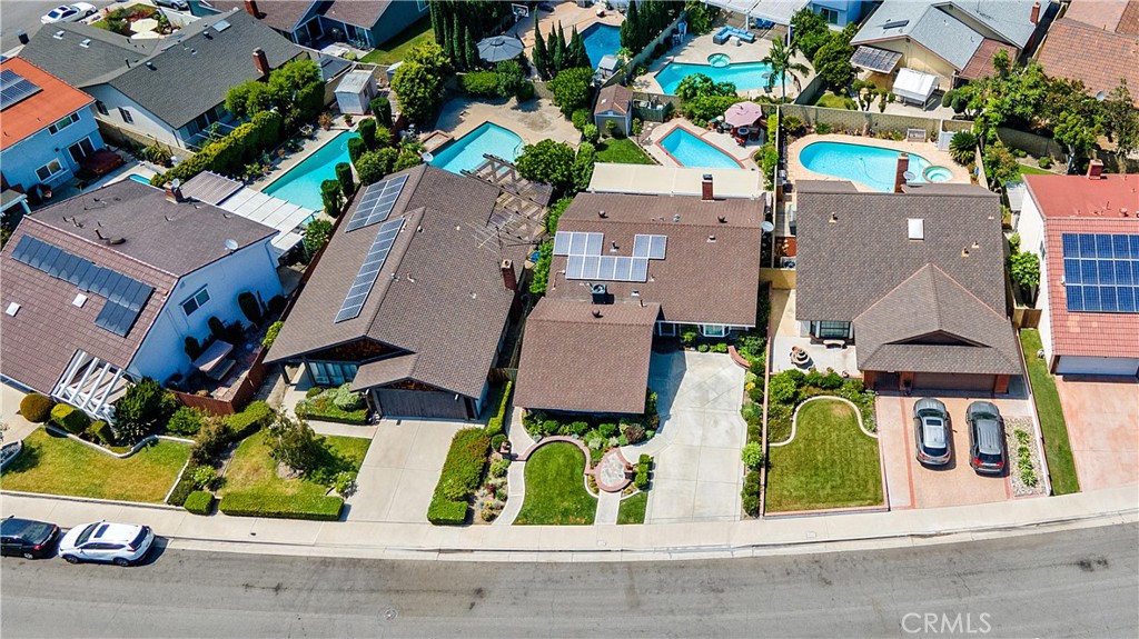 5751 Vinevale Circle
