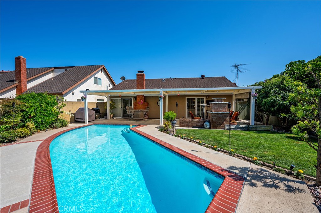 5751 Vinevale Circle