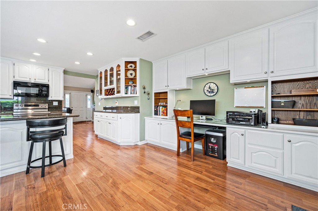5751 Vinevale Circle