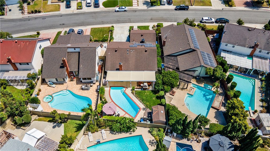 5751 Vinevale Circle