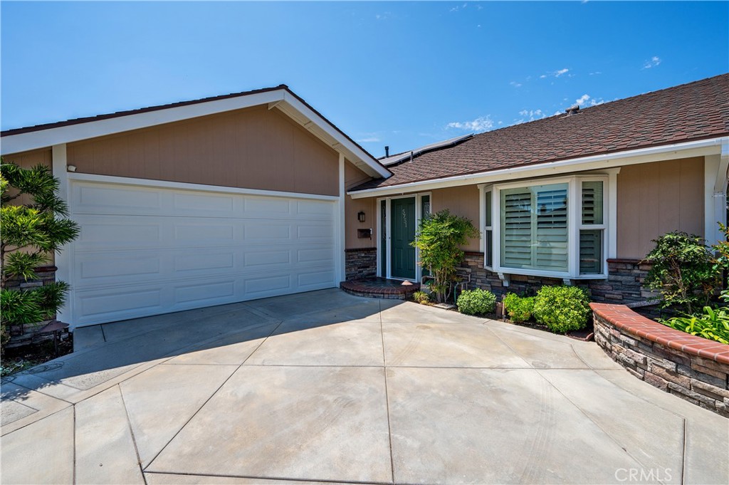 5751 Vinevale Circle