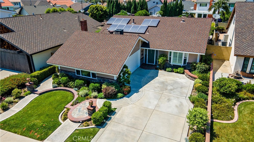 5751 Vinevale Circle