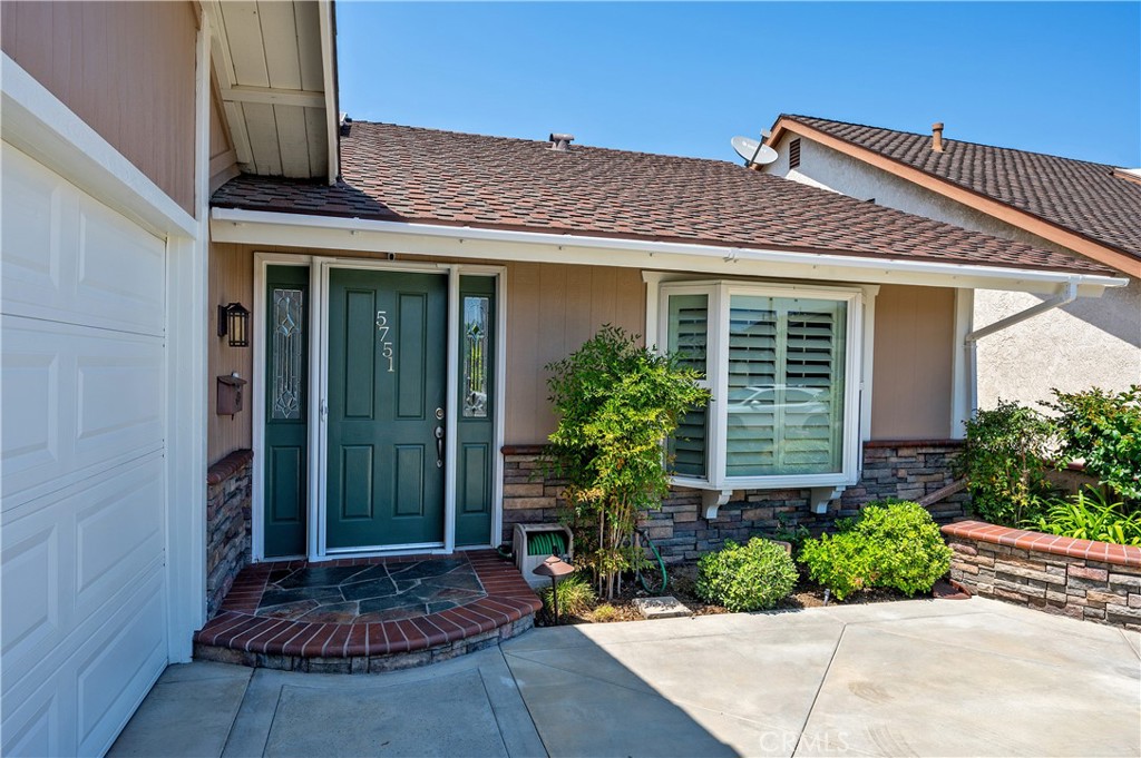 5751 Vinevale Circle