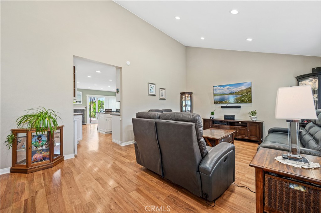 5751 Vinevale Circle