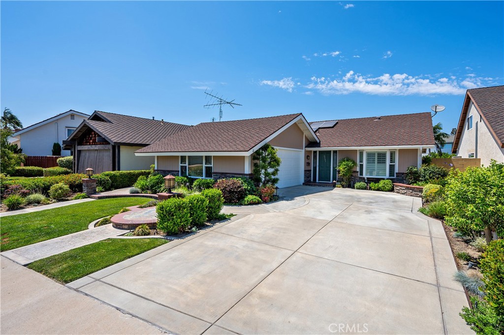 5751 Vinevale Circle