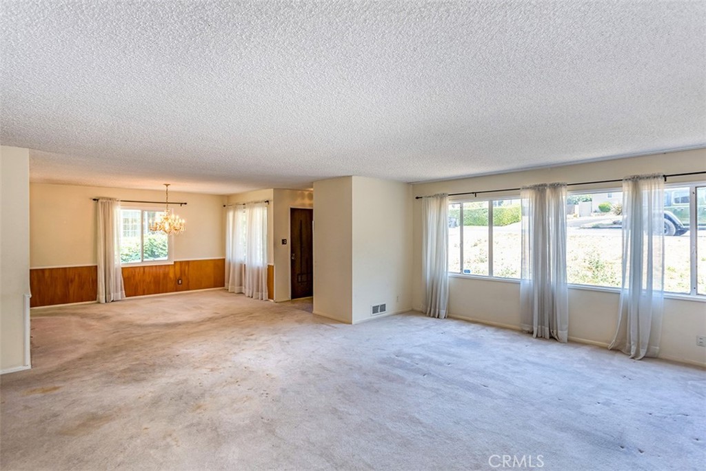 276 W Kenneth