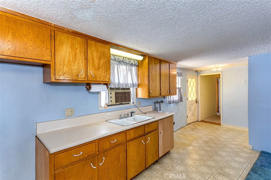 276 W Kenneth