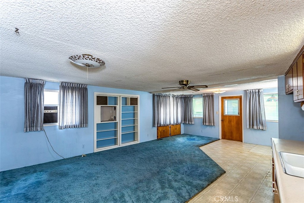 276 W Kenneth