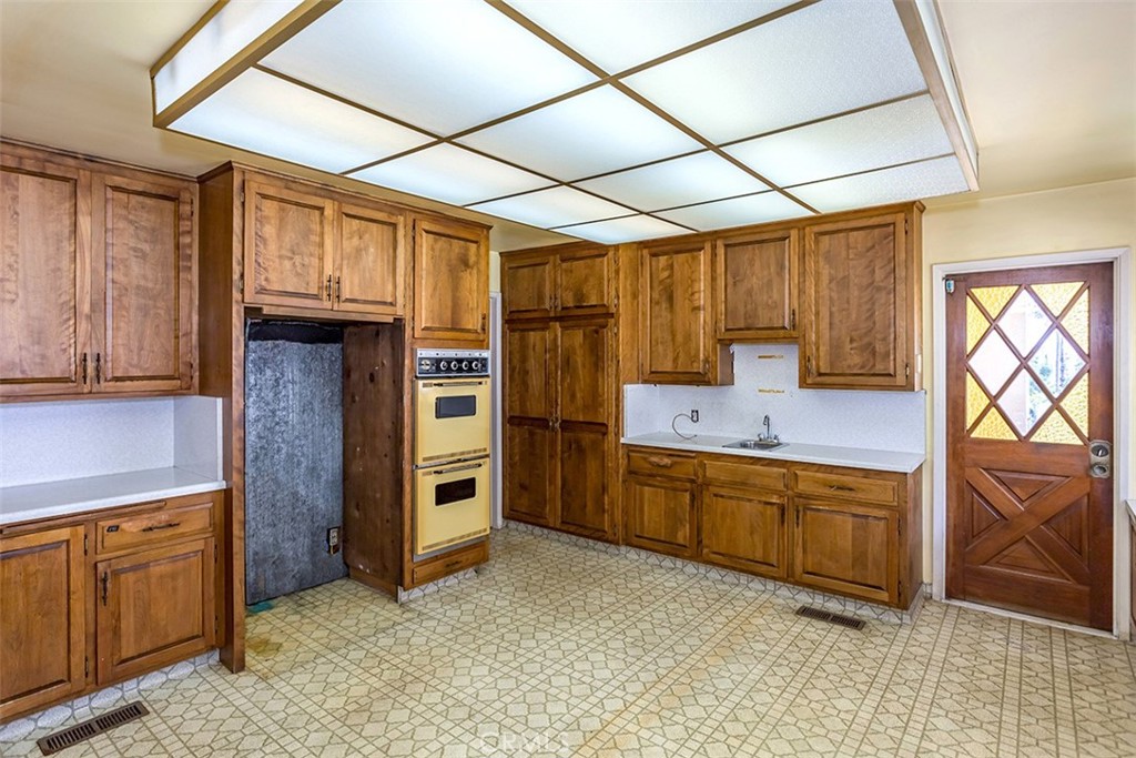 276 W Kenneth