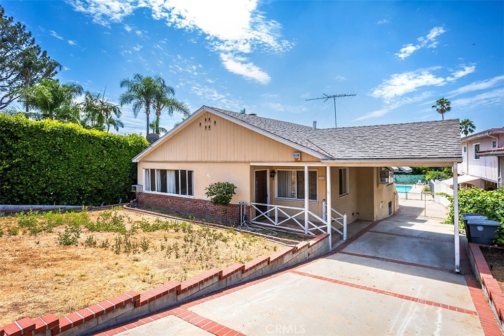 276 W Kenneth