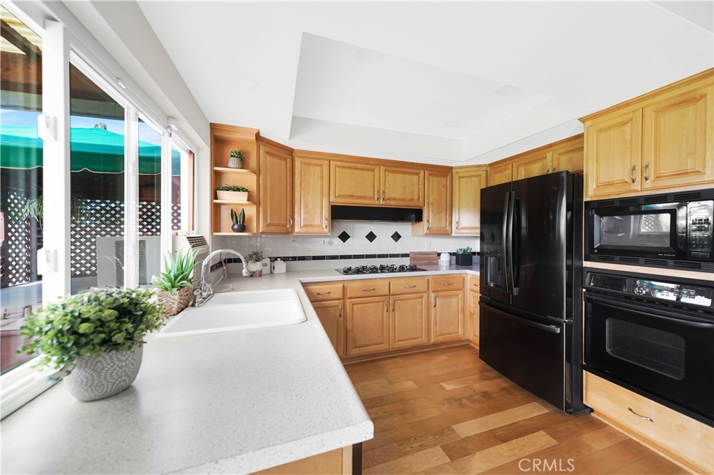 10950 San Leon Avenue