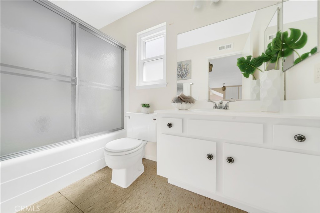 10950 San Leon Avenue