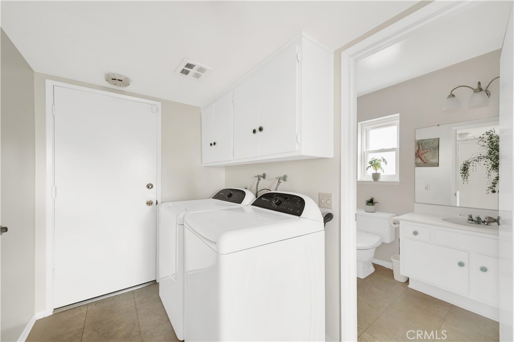 10950 San Leon Avenue