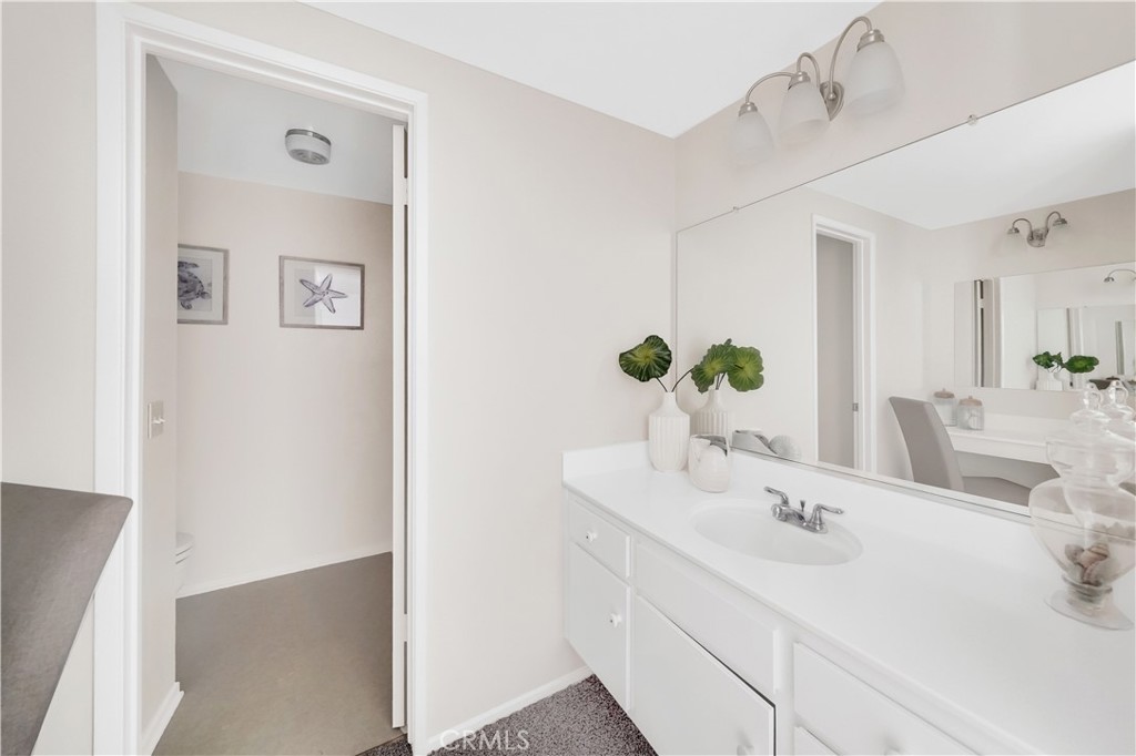 10950 San Leon Avenue