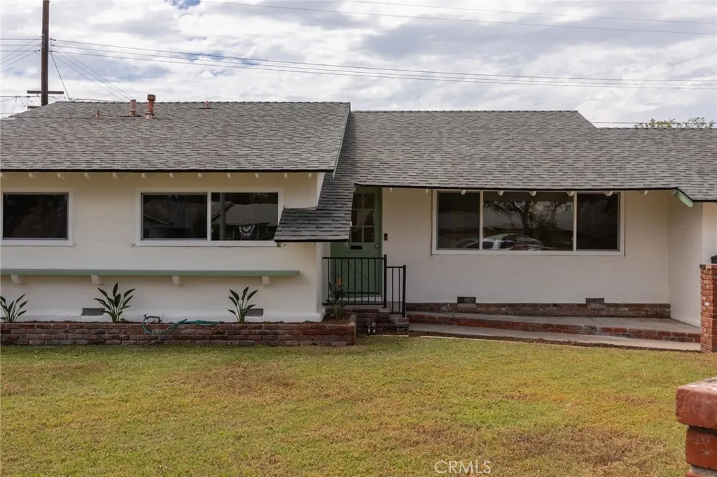809 S Courson Drive