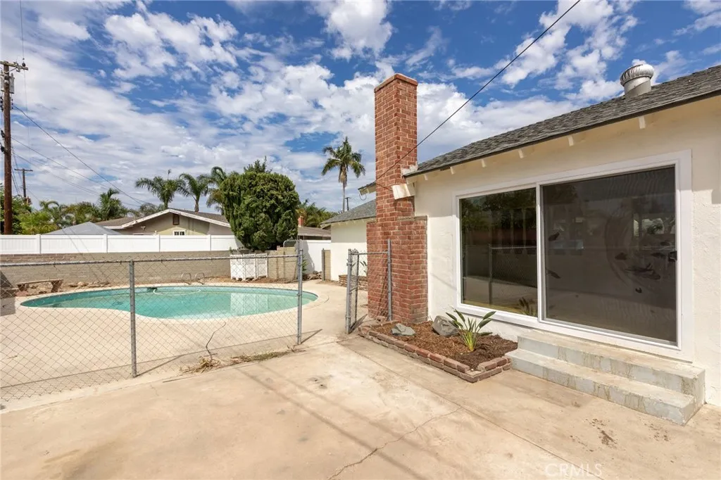 809 S Courson Drive