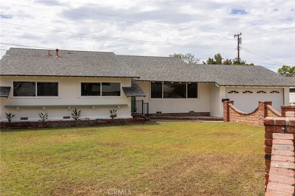 809 S Courson Drive