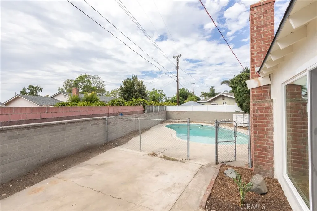 809 S Courson Drive