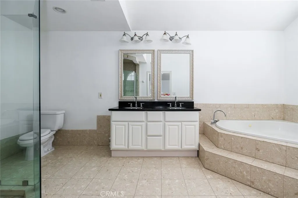 7385 E Calle Granada