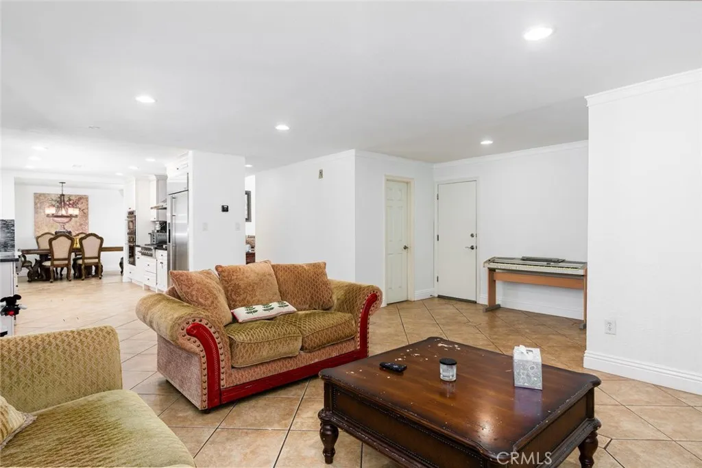 7385 E Calle Granada