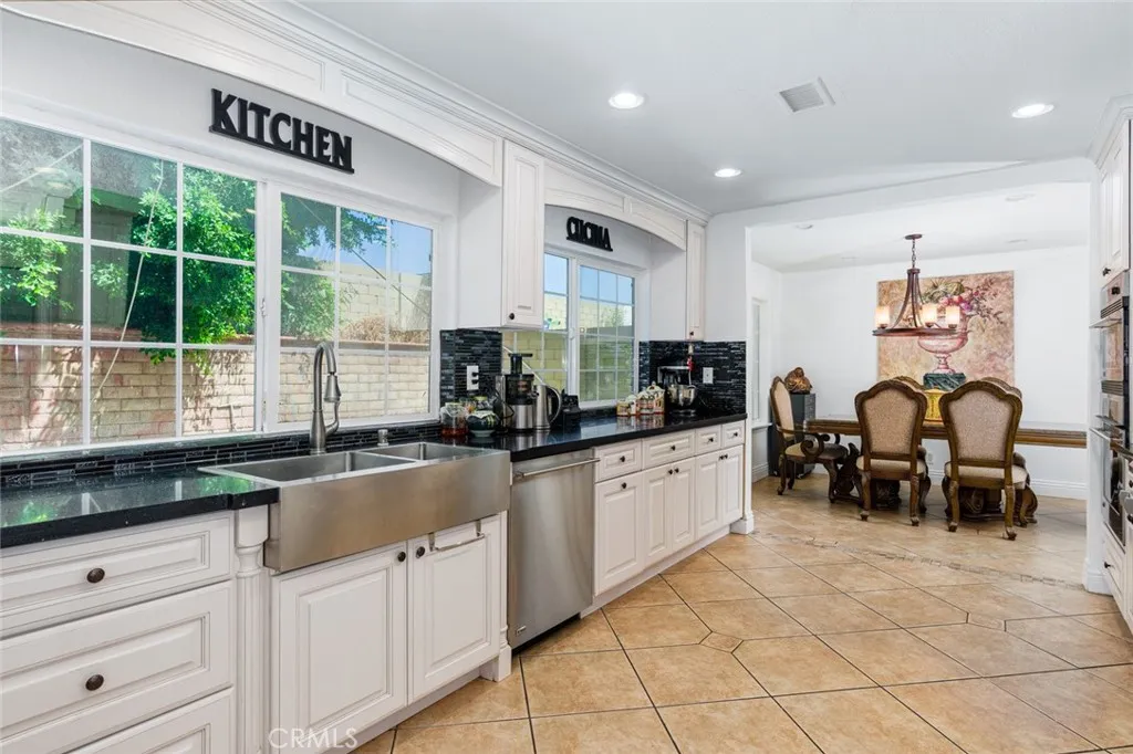 7385 E Calle Granada