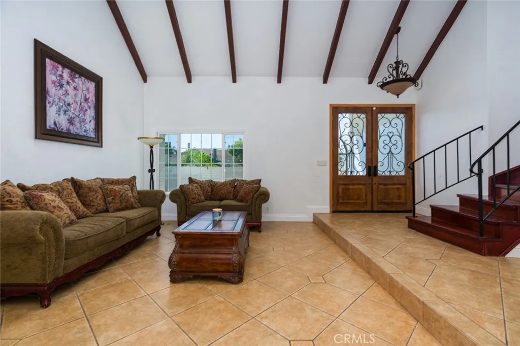 7385 E Calle Granada