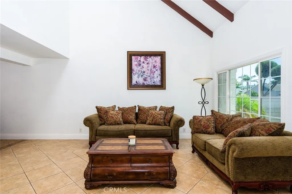 7385 E Calle Granada