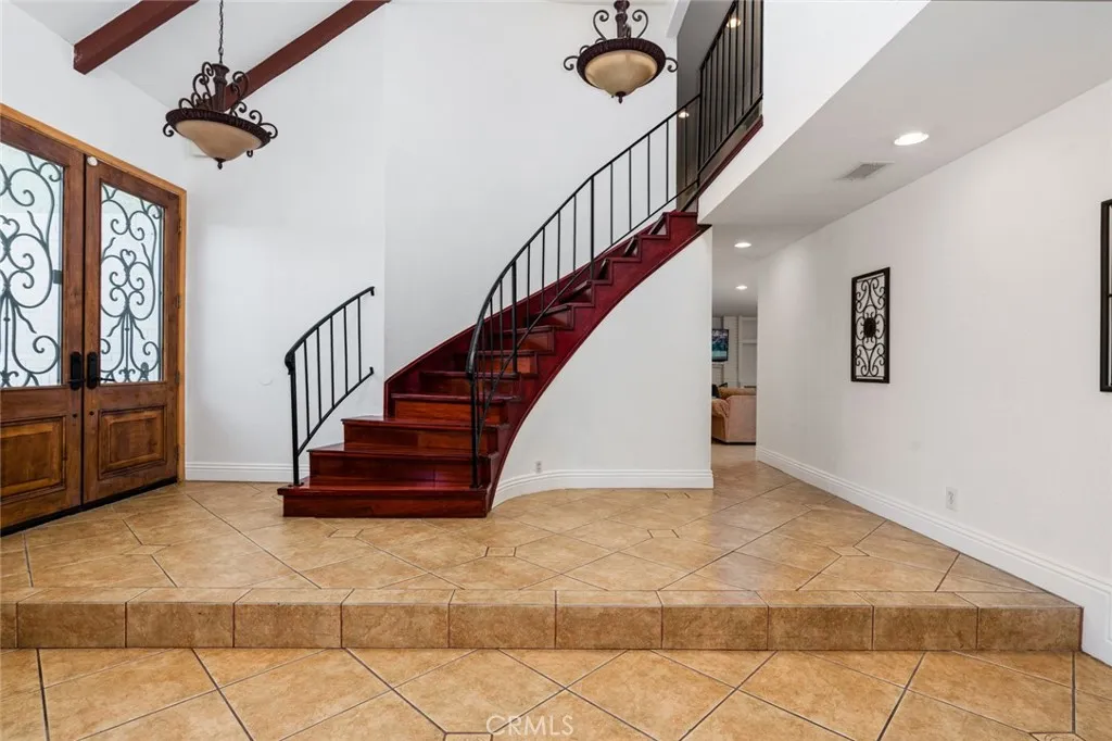 7385 E Calle Granada