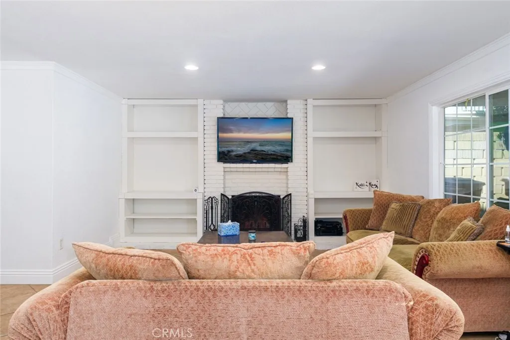 7385 E Calle Granada