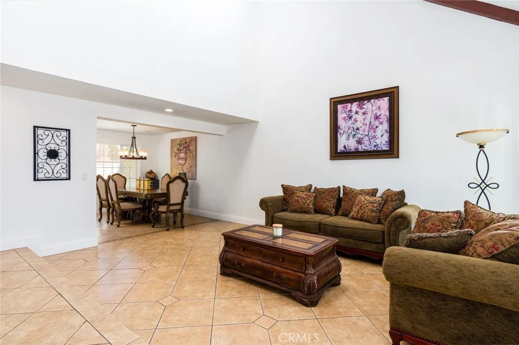 7385 E Calle Granada