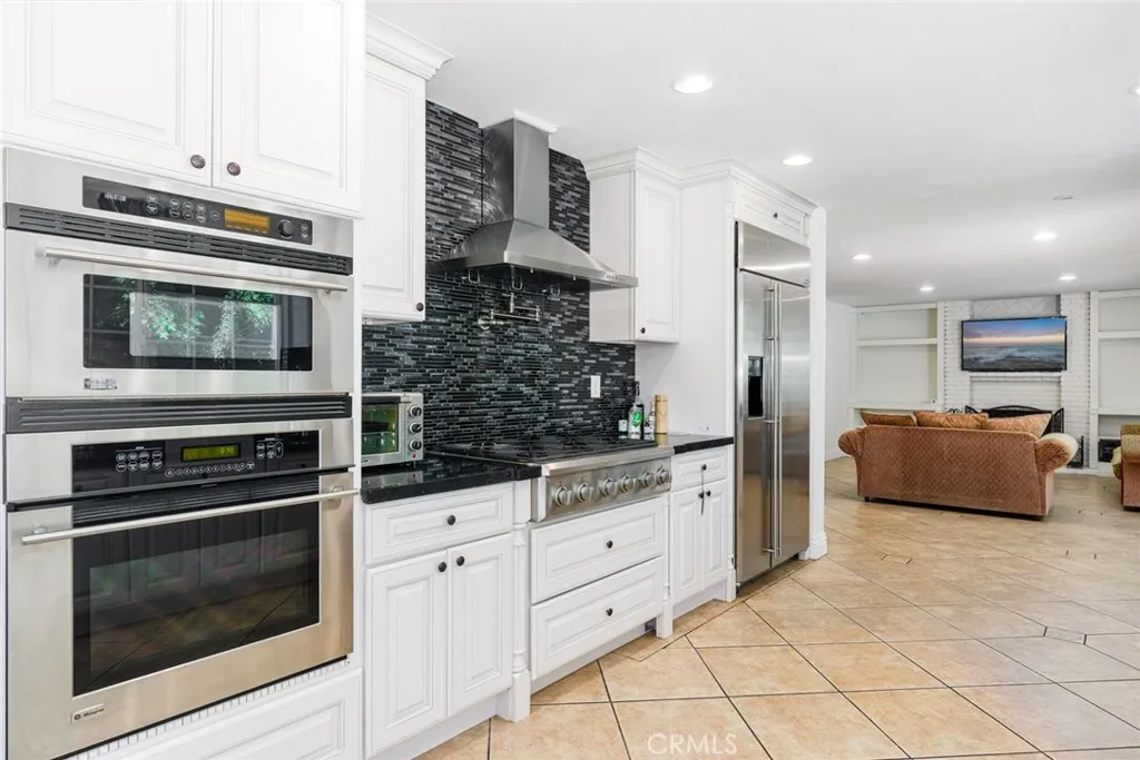 7385 E Calle Granada