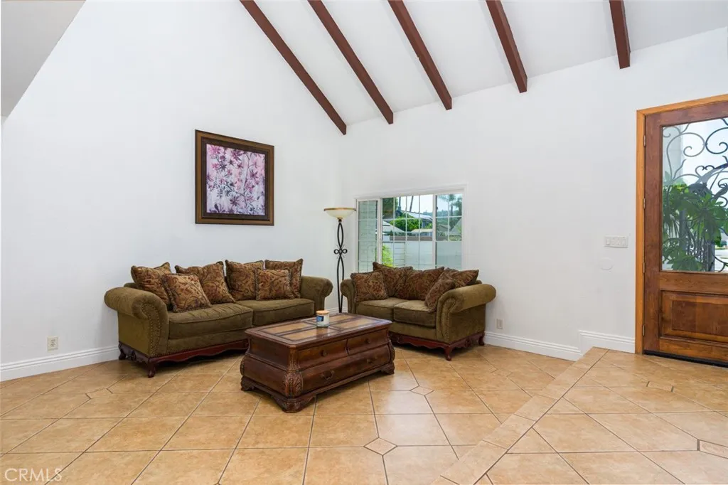 7385 E Calle Granada