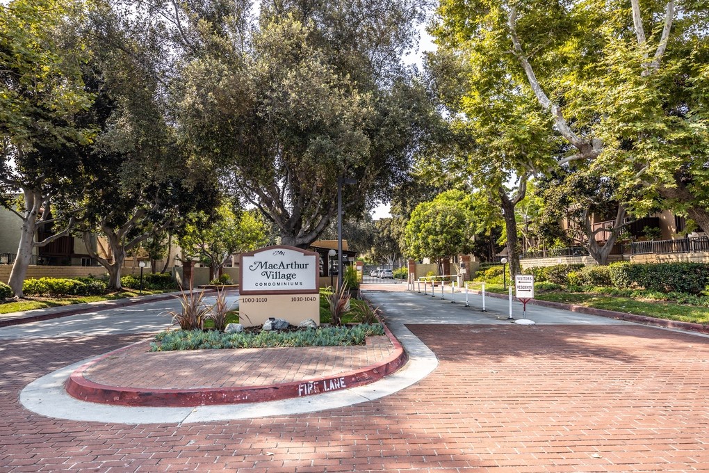 1000 W Macarthur Boulevard 79