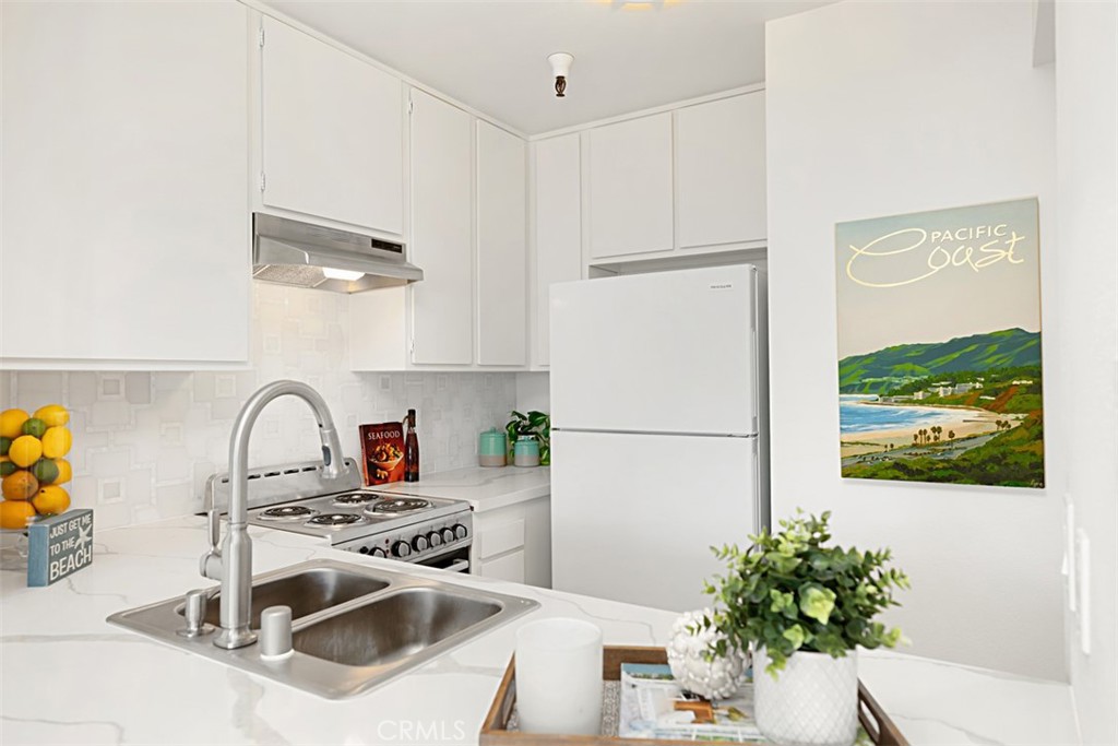 3830 Avenida Del Presidente 37