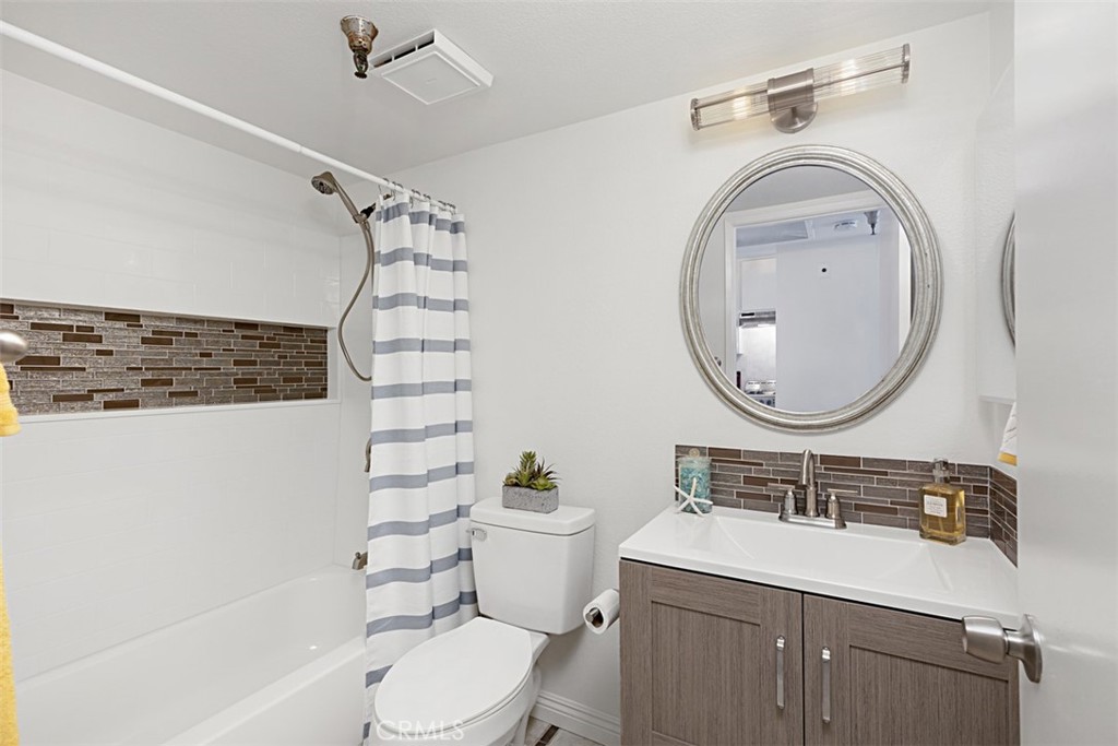 3830 Avenida Del Presidente 37