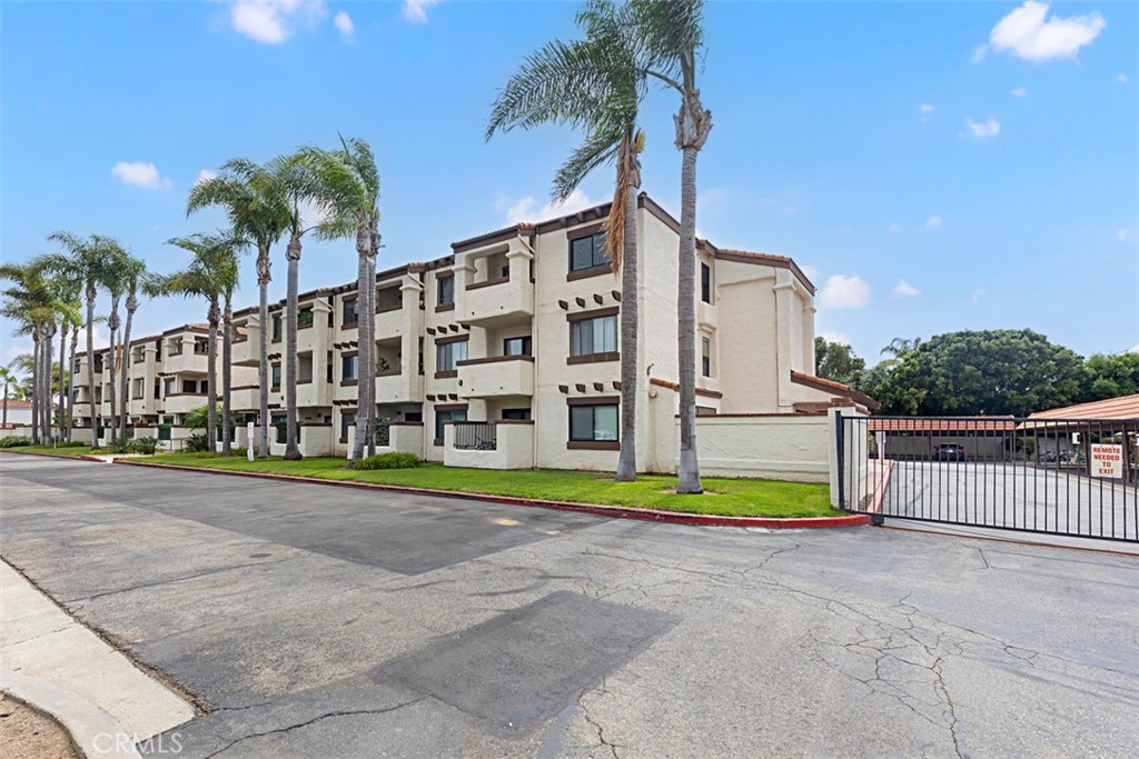 3830 Avenida Del Presidente 37