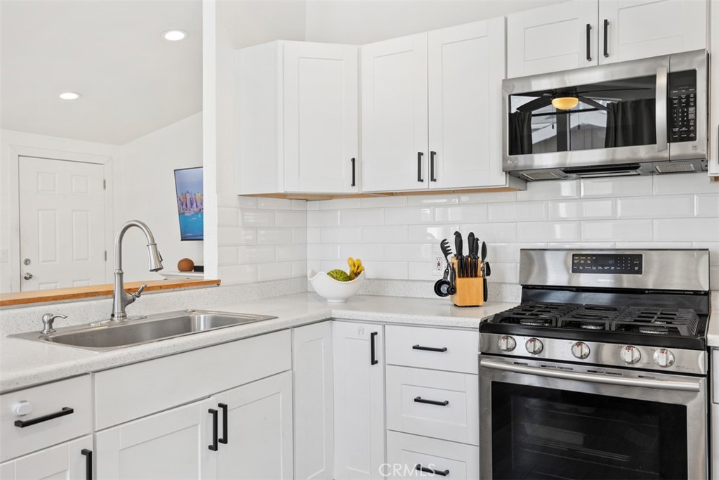 327 W Wilson Street 24