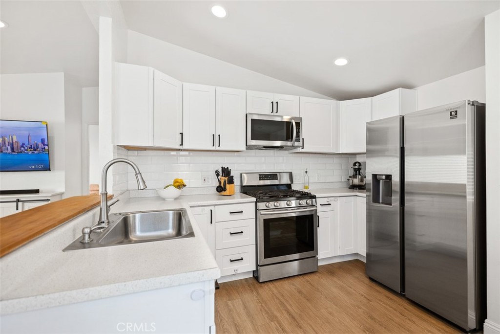 327 W Wilson Street 24