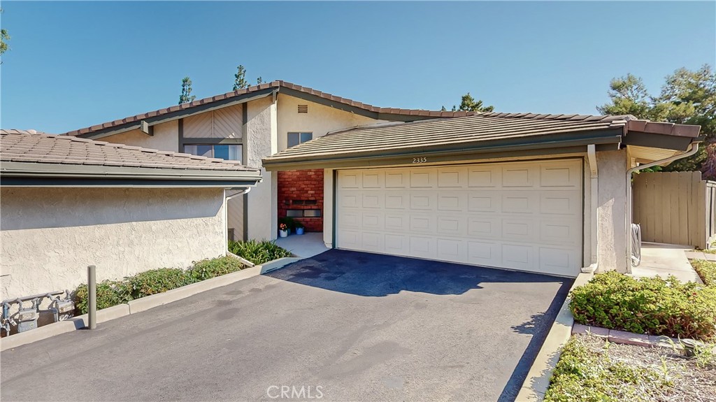 2335 E Greenview Drive