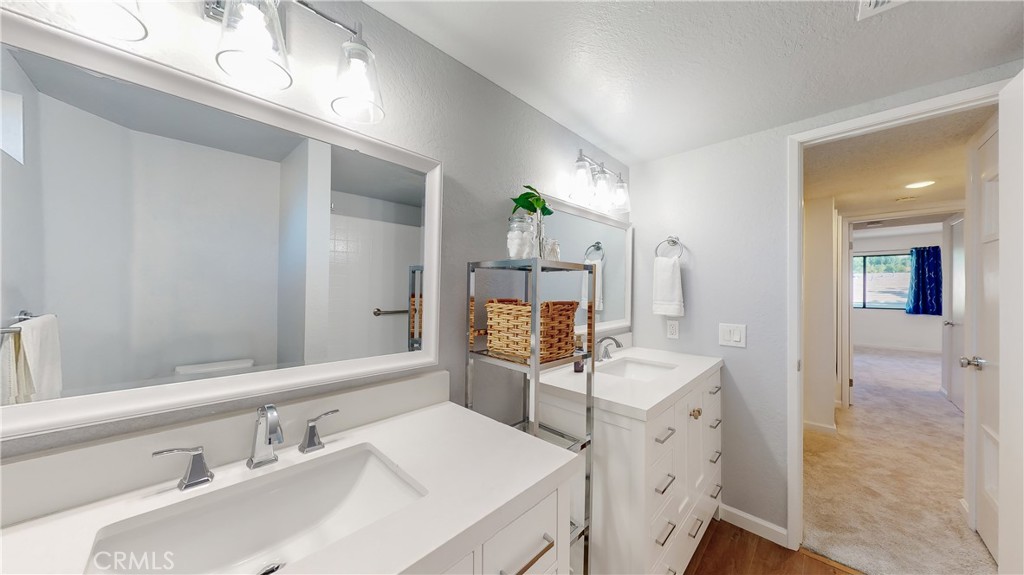 2335 E Greenview Drive