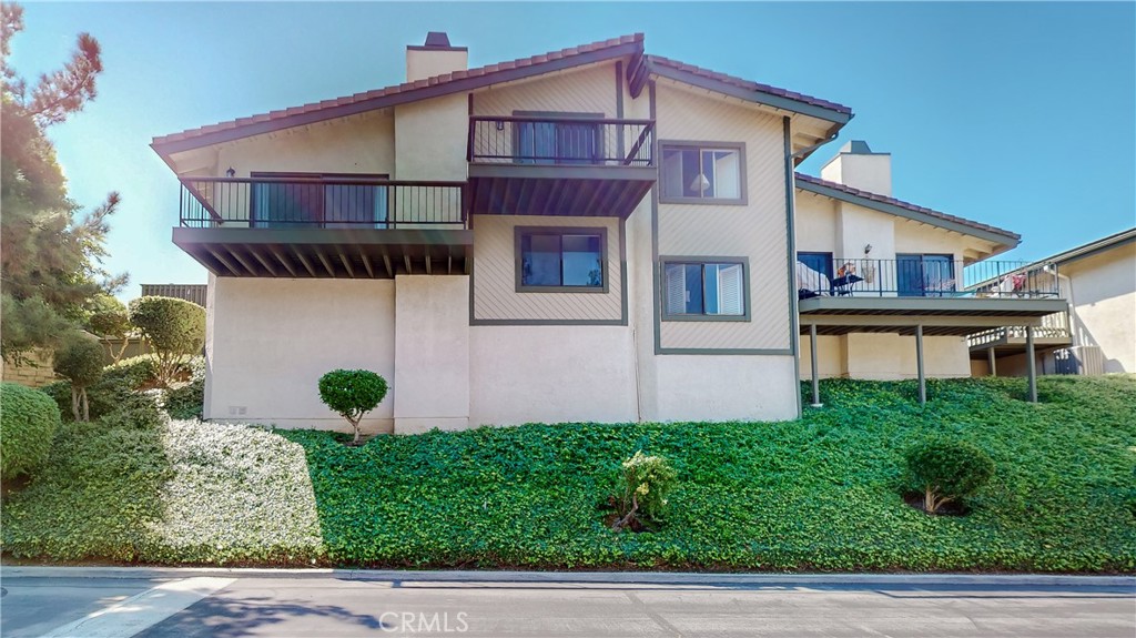 2335 E Greenview Drive